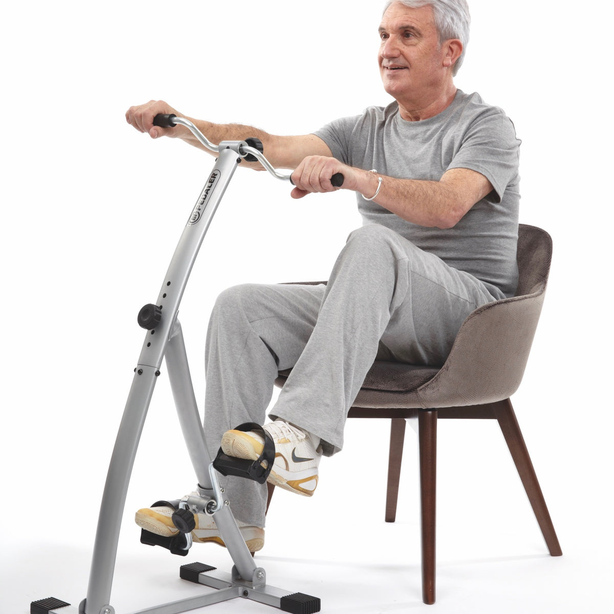 VĂ©lo dâappartement assis - HomeSport Pedaler